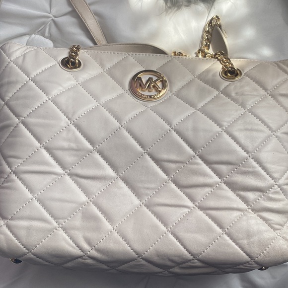 Michael Kors Ivory quilted shoulder bag - Picture 7 of 15